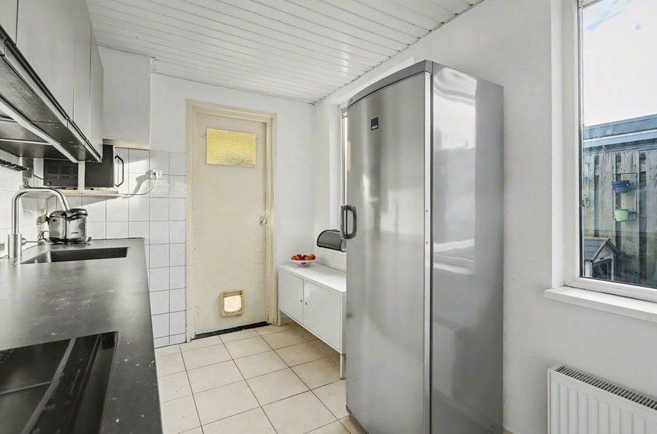 Arent van 's Gravesandestraat 28