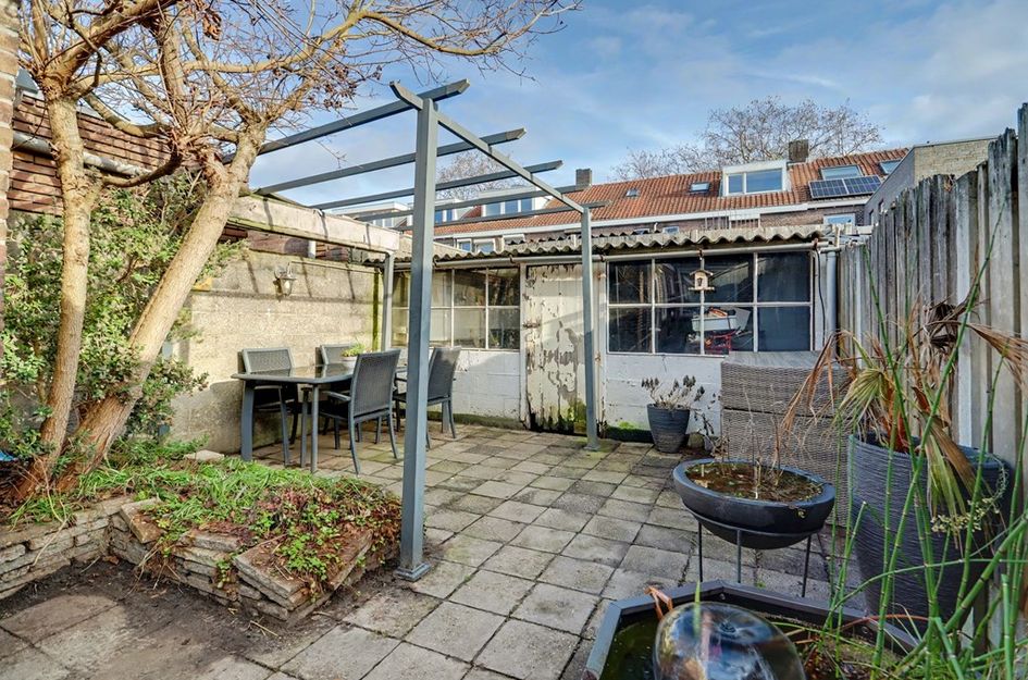 Arent van 's Gravesandestraat 28