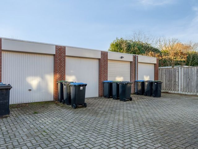 Dorskarstraat 15, Made