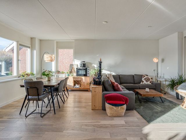 Dorskarstraat 15, Made