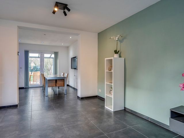 Julianalaan 9, Posterholt