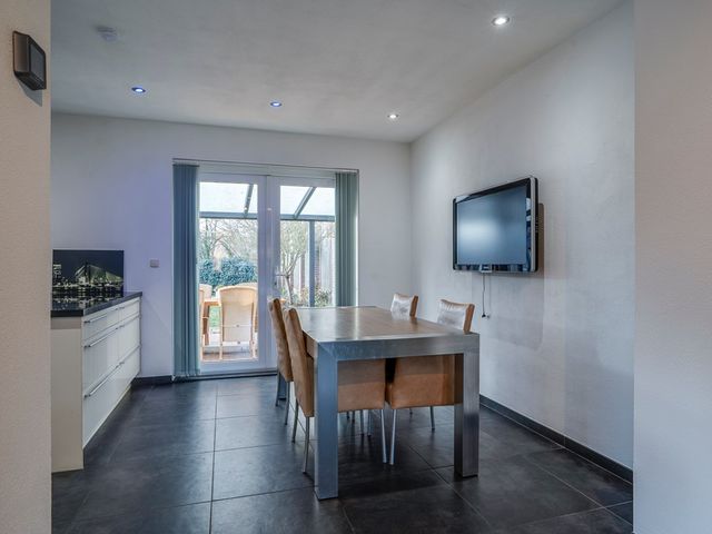 Julianalaan 9, Posterholt