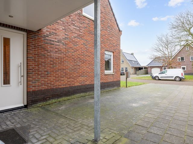 Tiengastraat 8, Opende