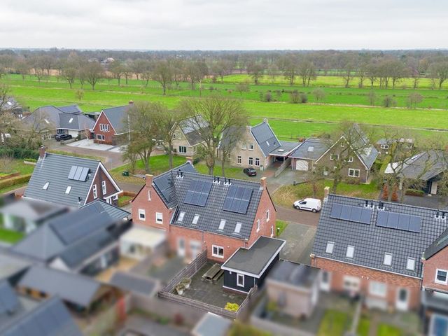 Tiengastraat 8, Opende