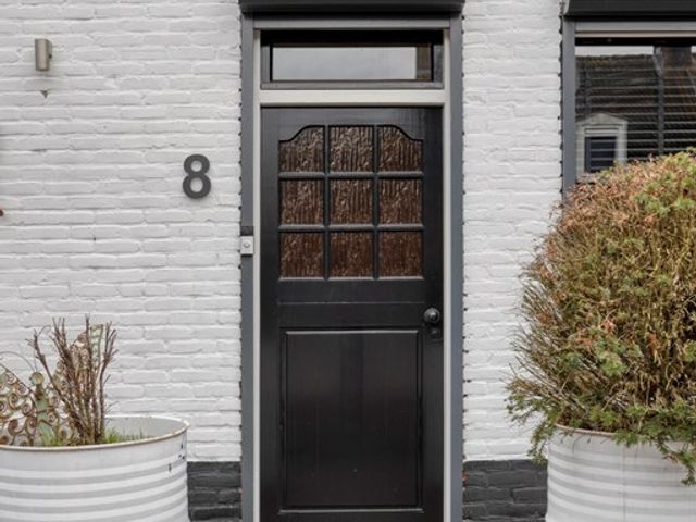 Wilhelminastraat 8, Made