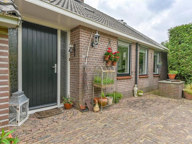 Oshaarseweg 42, Koekange