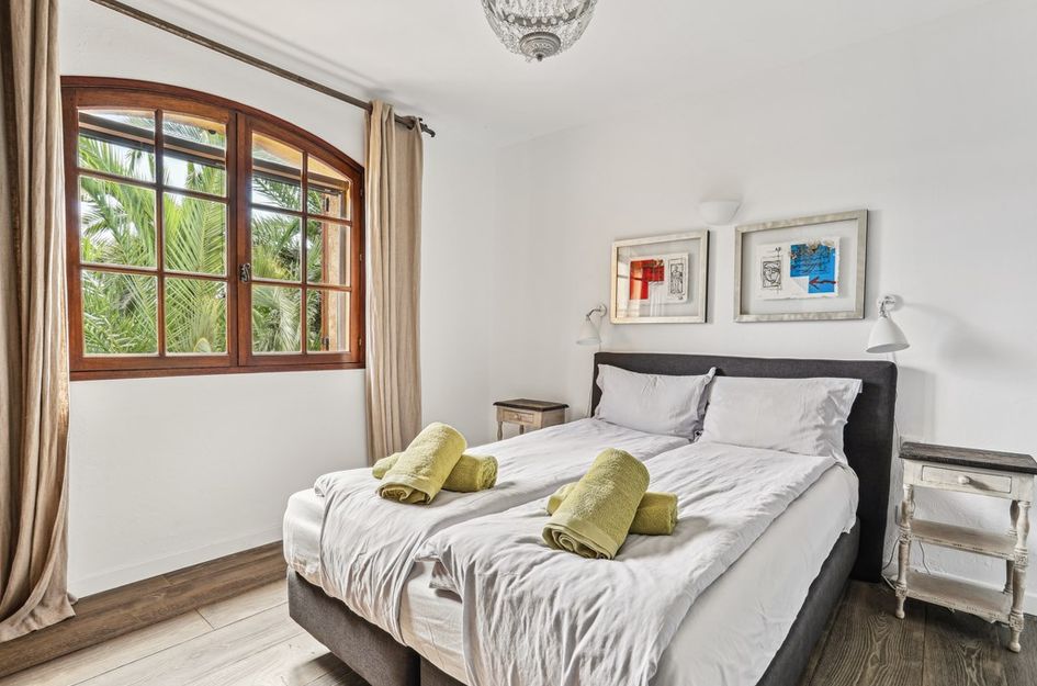 Avenue de la Pinède 50