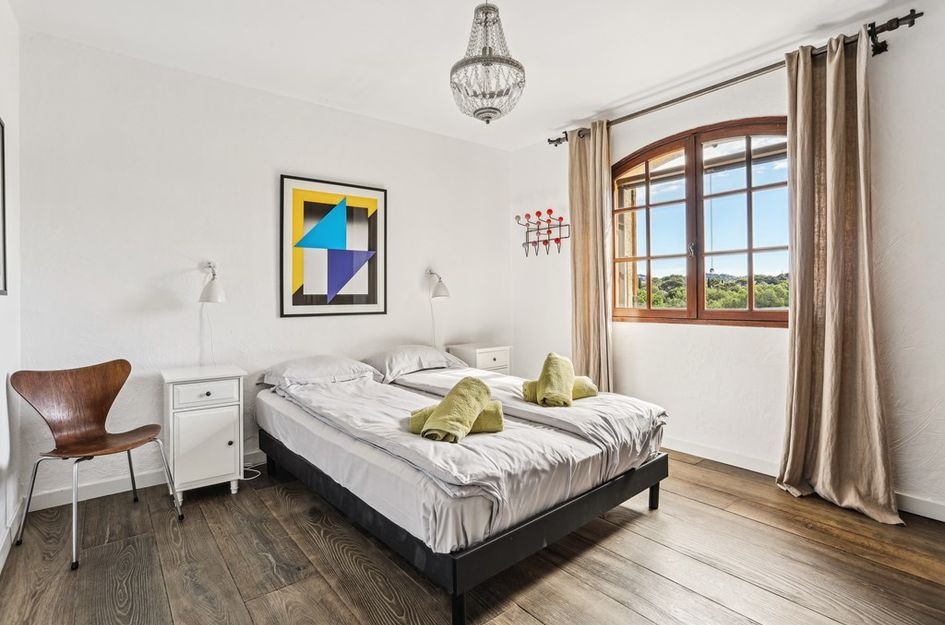 Avenue de la Pinède 50