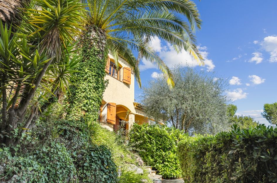 Avenue de la Pinède 50