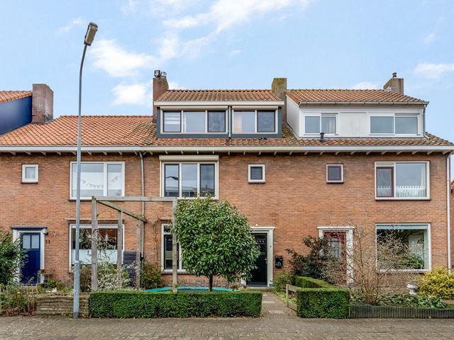 Dahliastraat 13, Ede