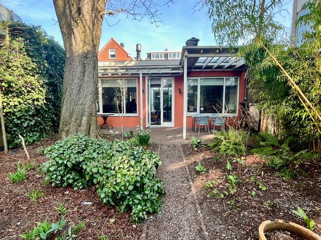 Lange Beestenmarkt 113B, Den Haag