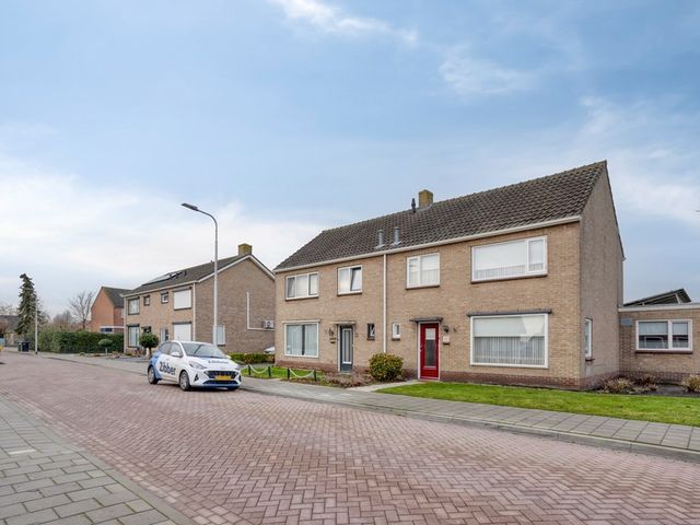 Pastoor Willemsstraat 2, Lamswaarde