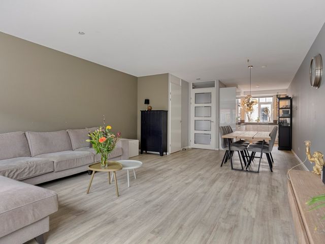 Hofje van Holtlant 30, Leiderdorp