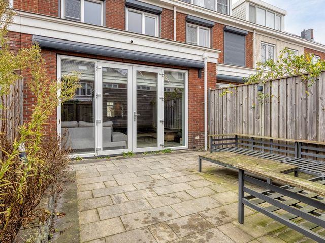 Hofje van Holtlant 30, Leiderdorp