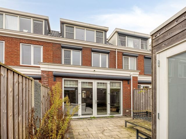 Hofje van Holtlant 30, Leiderdorp