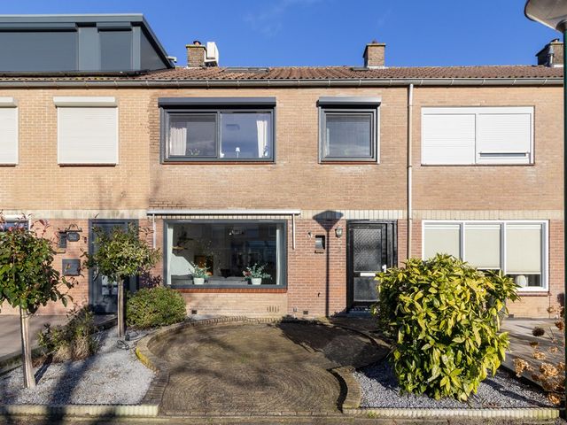 Almareplantsoen 5, Bunschoten-Spakenburg