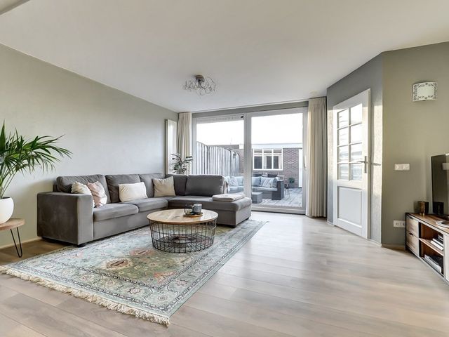 Balsemienberg 28, Roosendaal