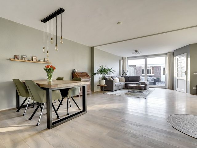 Balsemienberg 28, Roosendaal