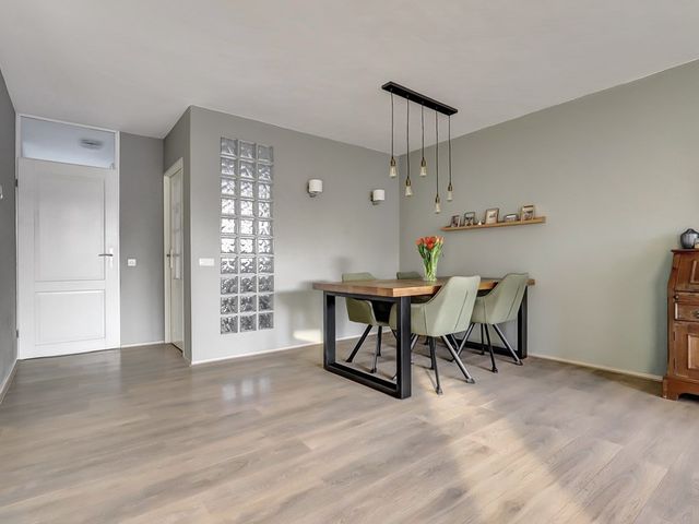 Balsemienberg 28, Roosendaal