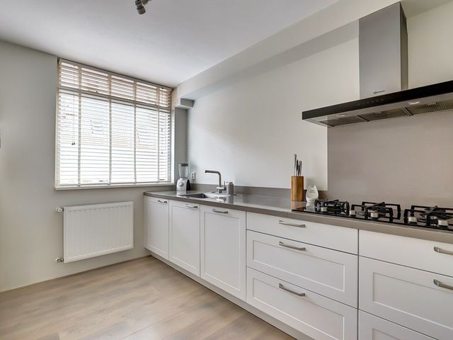 Balsemienberg 28, Roosendaal