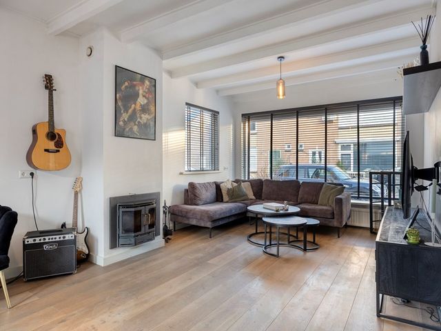 Oranjestraat 22, Schelluinen