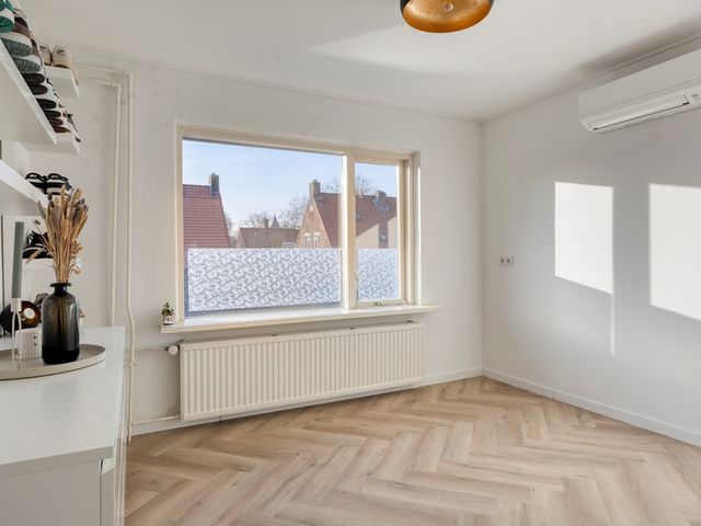 Oranjestraat 22, Schelluinen