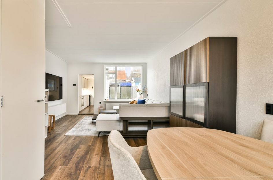 Admiraal de Ruyterstraat 45