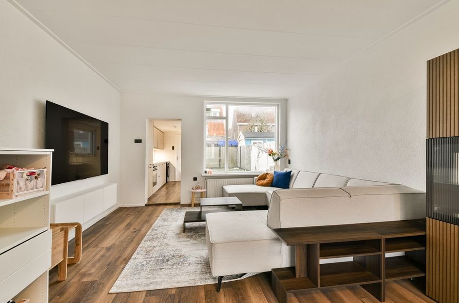 Admiraal de Ruyterstraat 45