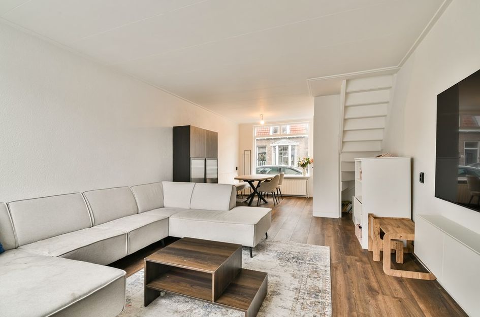 Admiraal de Ruyterstraat 45