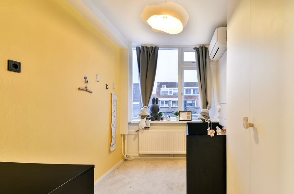 Admiraal de Ruyterstraat 45