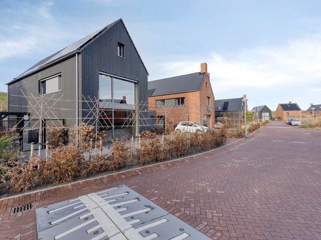 Piramide 32, Dordrecht