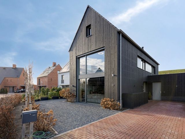 Piramide 32, Dordrecht