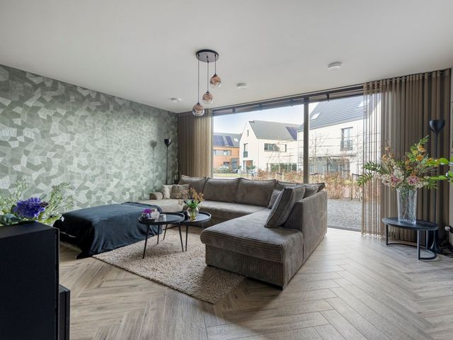 Piramide 32, Dordrecht