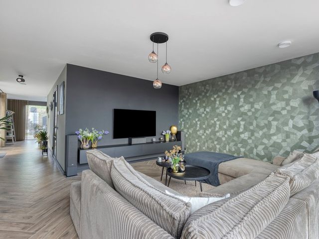 Piramide 32, Dordrecht