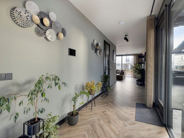 Piramide 32, Dordrecht