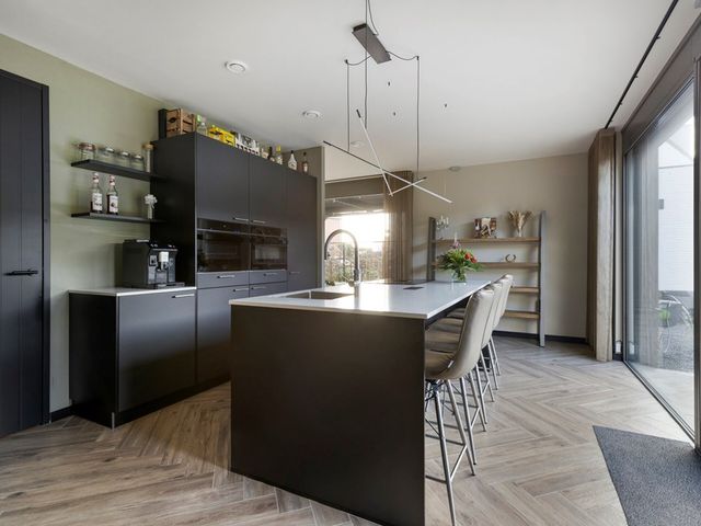 Piramide 32, Dordrecht