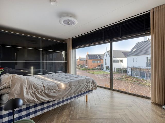 Piramide 32, Dordrecht