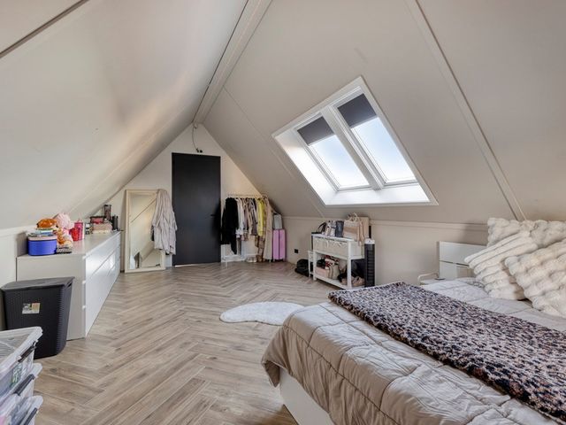 Piramide 32, Dordrecht