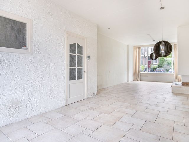 Oranjepark 27, Dordrecht