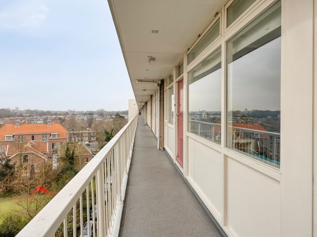 Volendamlaan 1080, Den Haag