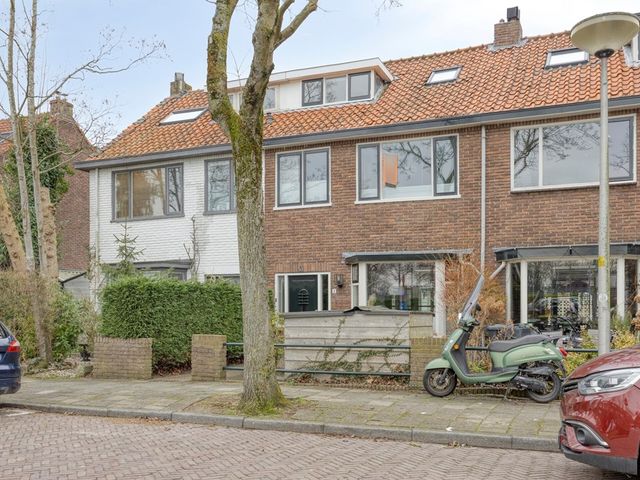 Kom van Aaiweg 11, Leiderdorp