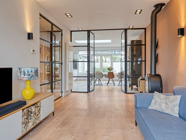 Kom van Aaiweg 11, Leiderdorp