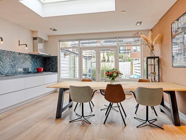 Kom van Aaiweg 11, Leiderdorp