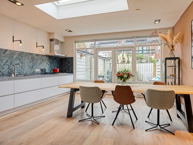 Kom van Aaiweg 11, Leiderdorp