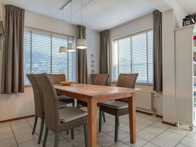 Crox Houcke 28, Nieuwvliet