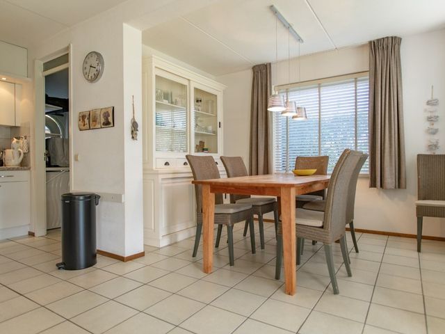 Crox Houcke 28, Nieuwvliet