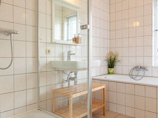 Crox Houcke 81, Nieuwvliet