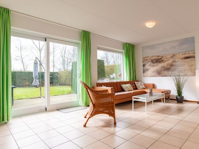 Crox Houcke 81, Nieuwvliet