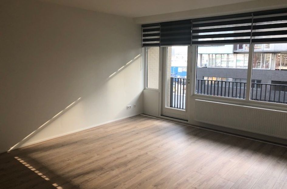 Martini Van Geffenstraat 105