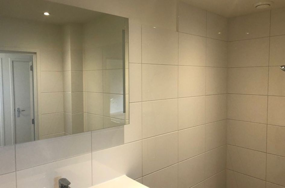 Martini Van Geffenstraat 105